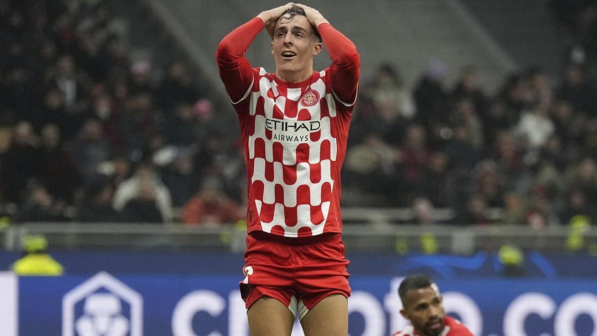 Krejčí lamentándose por la derrota / vía: X @GironaFc