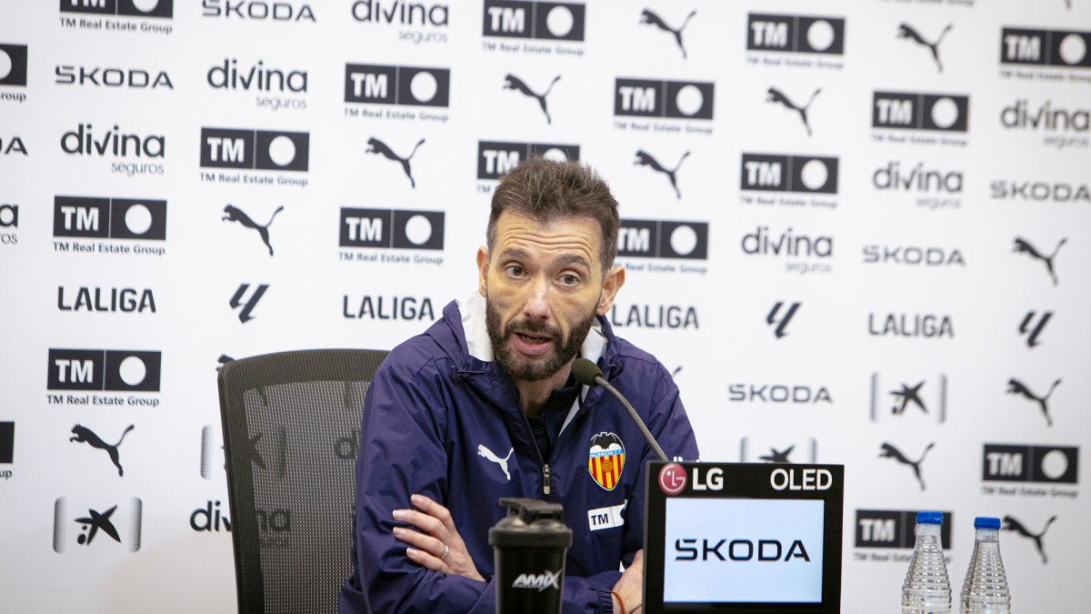 Corberán en rueda de prensa previa al Valencia-Celta I Vía