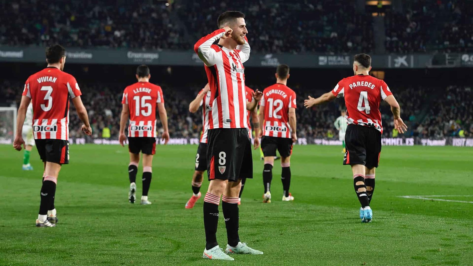 Oihan Sancet celebra su gol anotado.