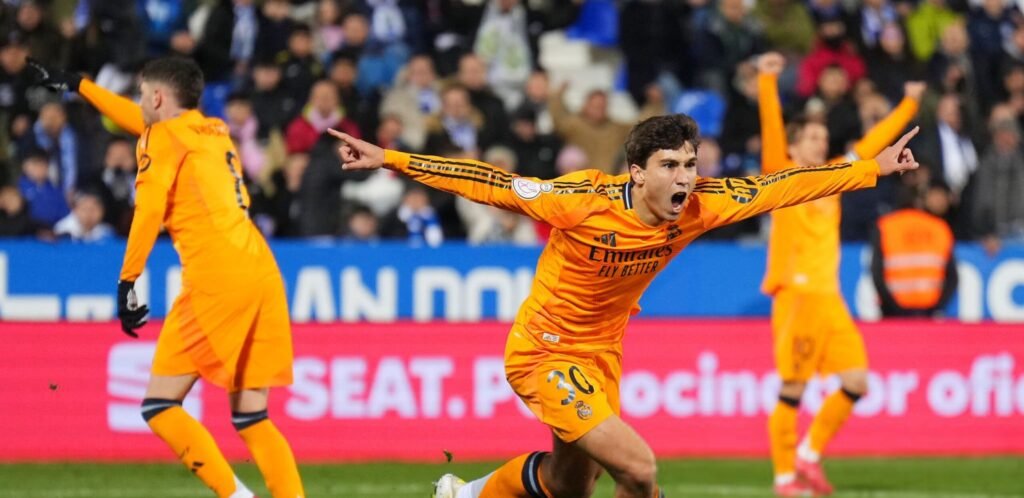 Gonzalo García celebra el gol de la victoria / Vía X: @HQpcrt