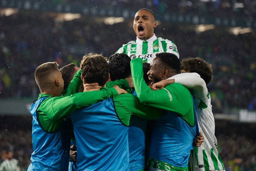 El Betis arrolla