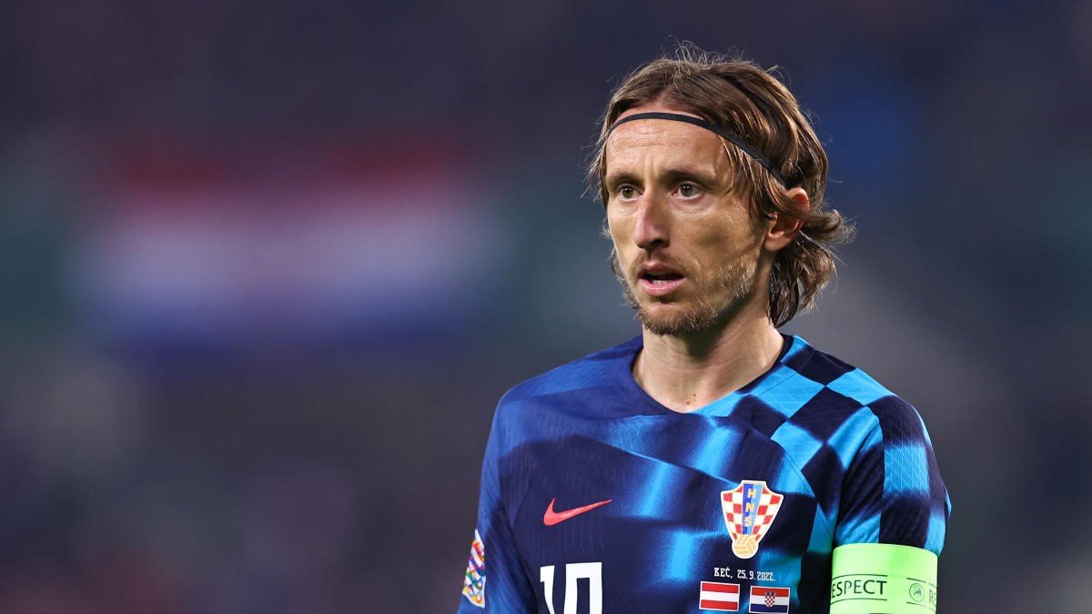 Luka Modric durante un partido con la selección