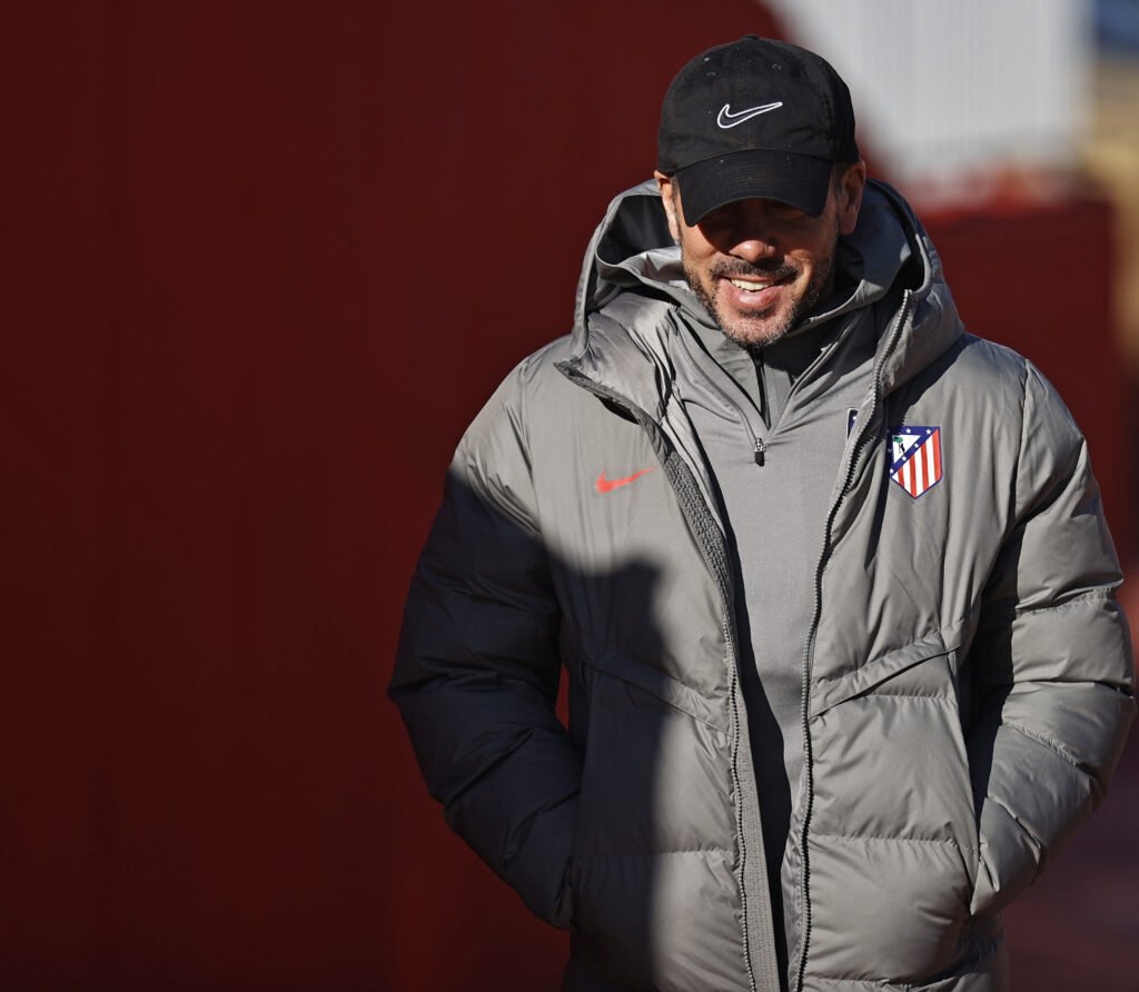 Simeone riéndose