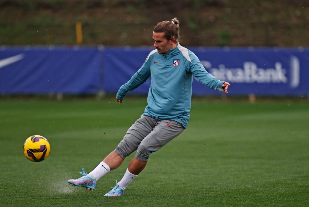 Antoine Griezmann entrenando en el Cerro del Espino
