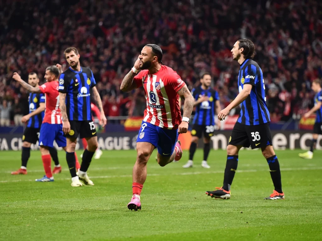Memphis celebrando el gol ante el Inter de Milán