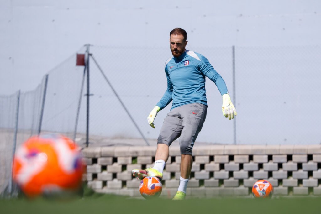 Jan Oblak entrenando