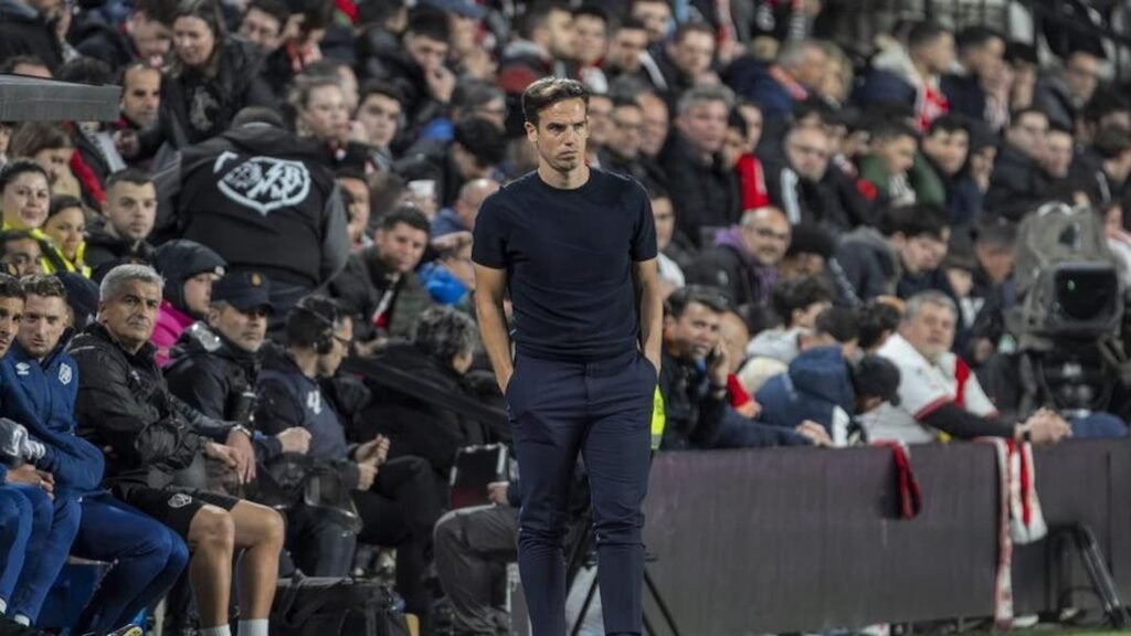 Iñigo Pérez renueva