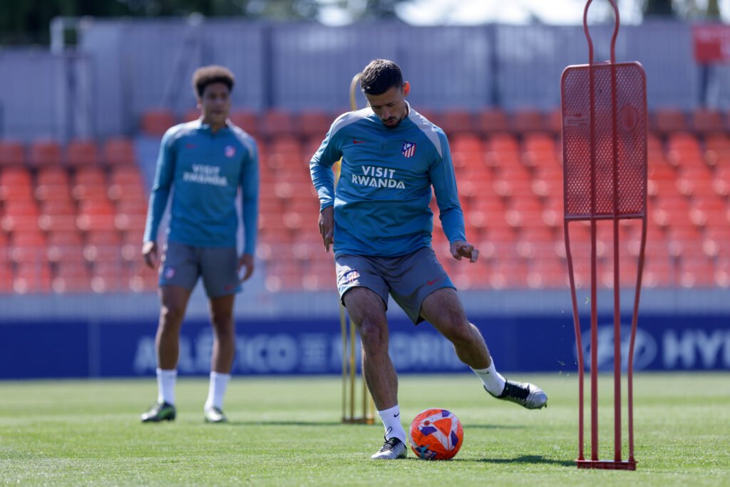 Clement Lenglet entrenando en Majadahonada