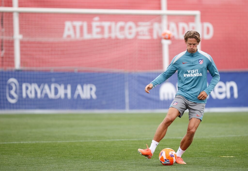 Marcos Llorente en el entrenamiento de hoy en el Cerro del Espino.