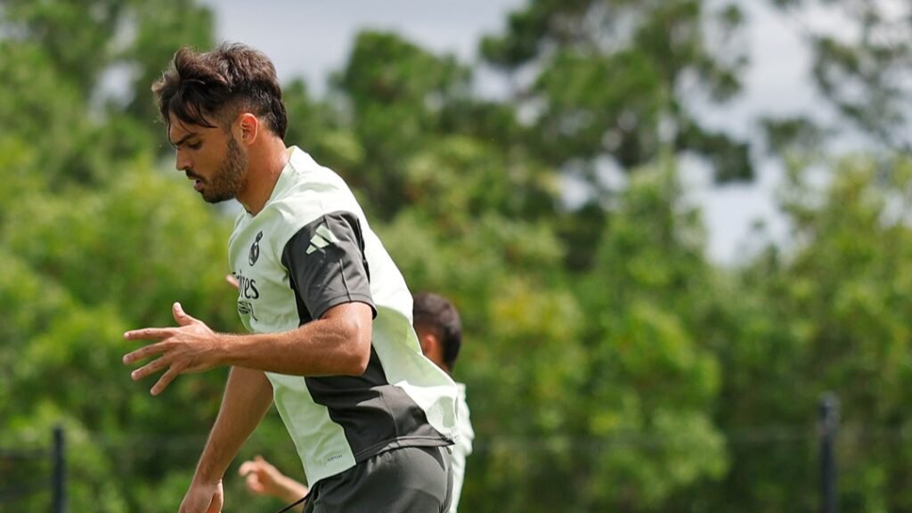 Raúl Asencio en un entrenamiento