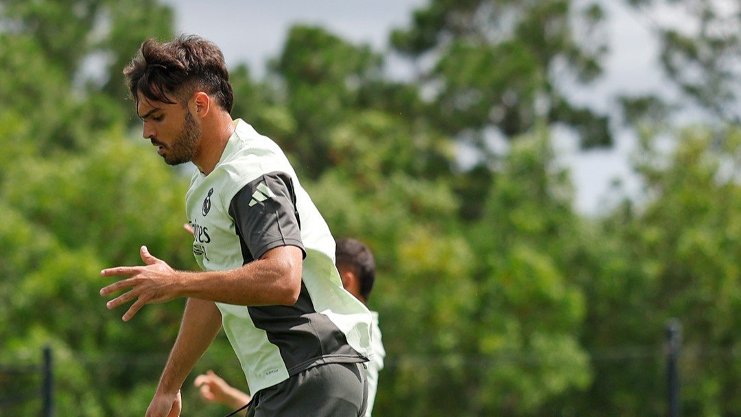 Raúl Asencio en un entrenamiento
