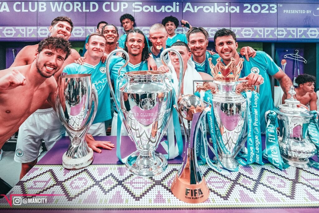 Los jugadores del Manchester City celebrando sus títulos