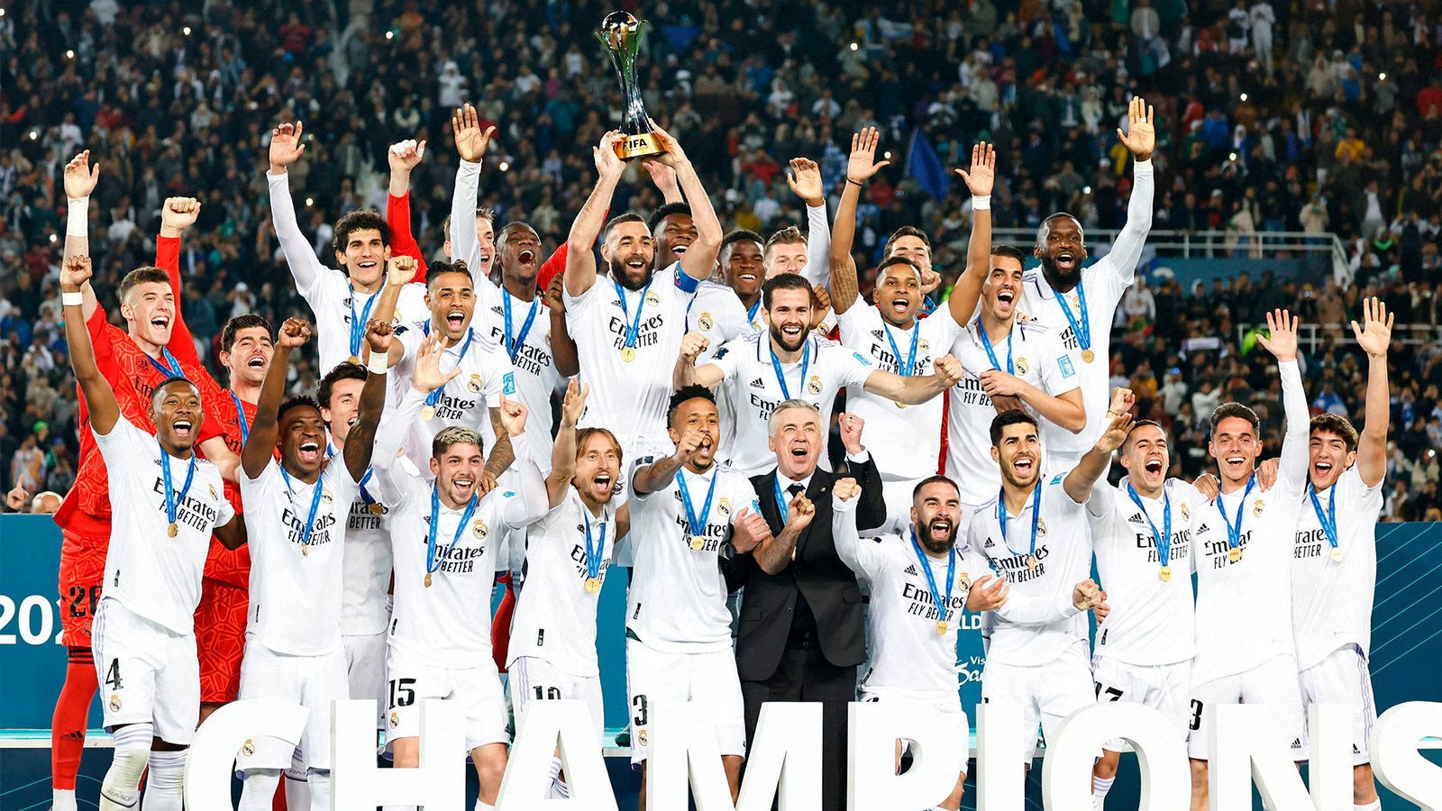 Real Madrid levantando su octavo Mundial de Clubes / Vía X/@Realmadrid