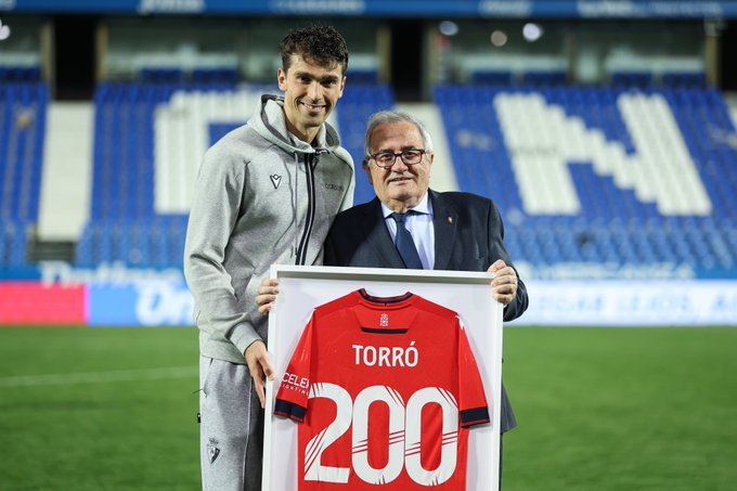 torró con Luis Sabalza, presidente de Osasuna / Vía @Osasuna