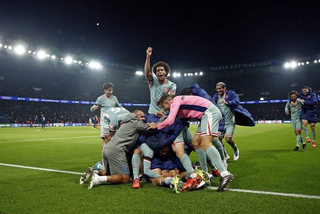 Los jugadores del Atlético de Madrid celebrando el gol de Correa.