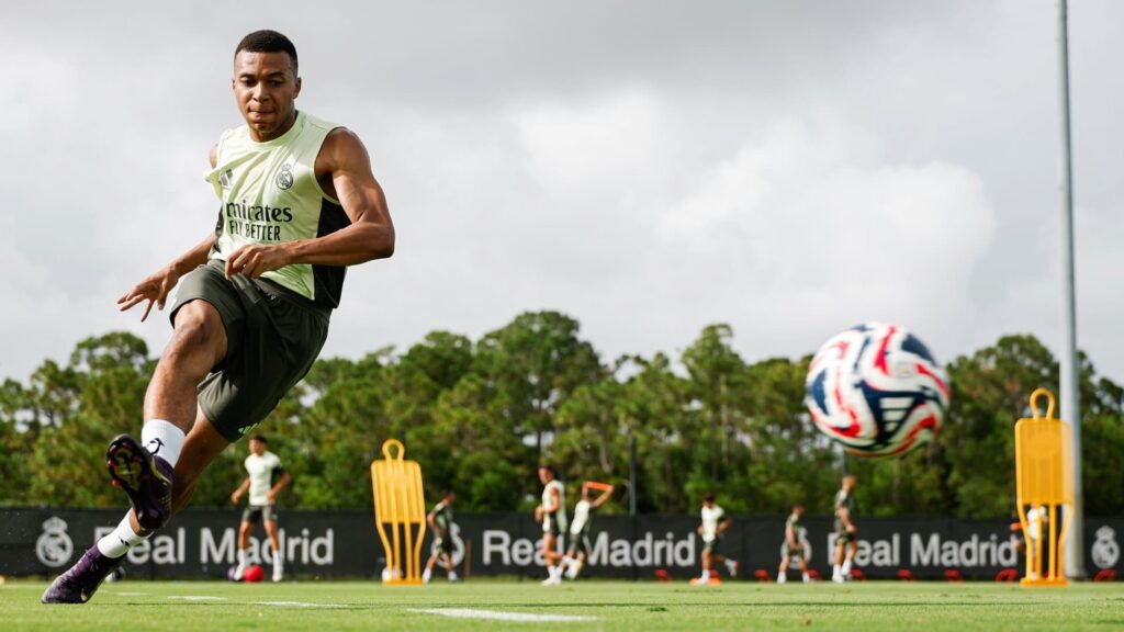 Mbappé entrenando / Vía X: @RealMadrid