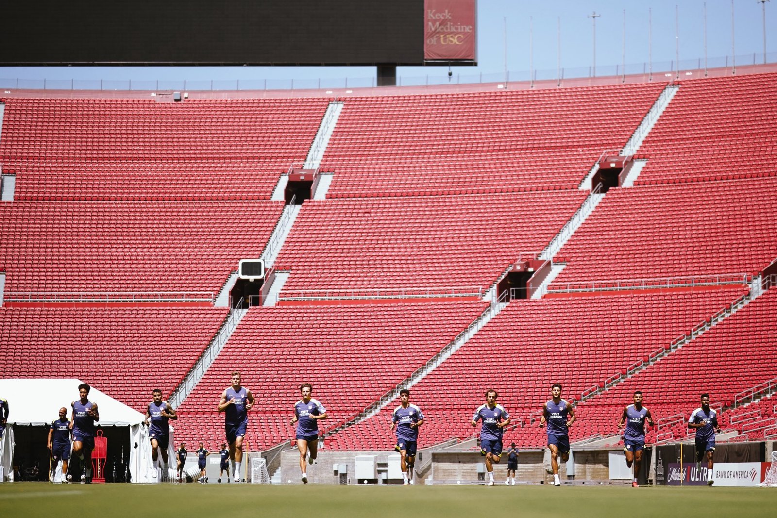 Los jugadores rojiblancos preparando el encuentro del próximo viernes.