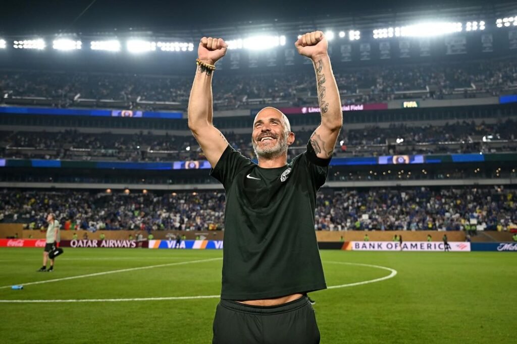 Enzo Maresca celebrando la victoria del Chelsea frente al Palmeiras