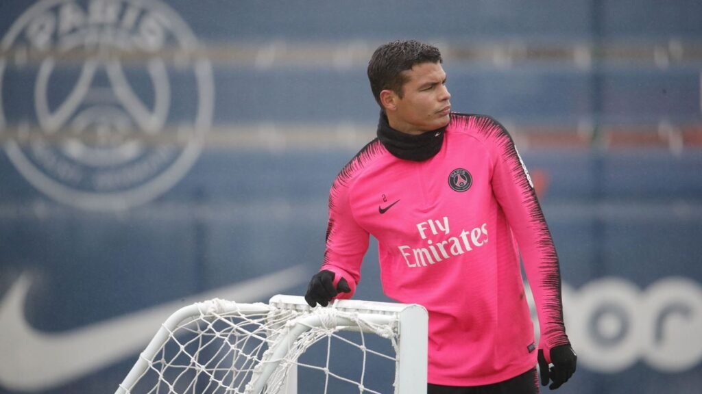 Thigo Silva en el PSG, luego estaría en el Chelsea