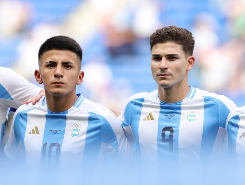 Thiago Almada y Julián Álvarez con la Selección Argentina
