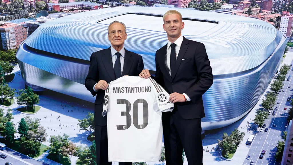 mastantuono en su presentación / Vía Real Madrid web
