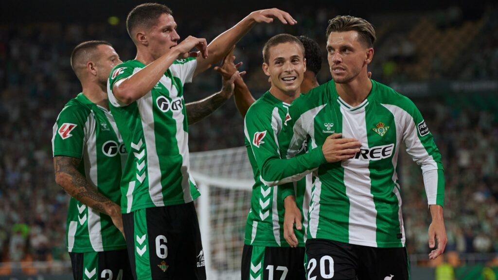 Los jugadores celebran un gol de Lo Celso.