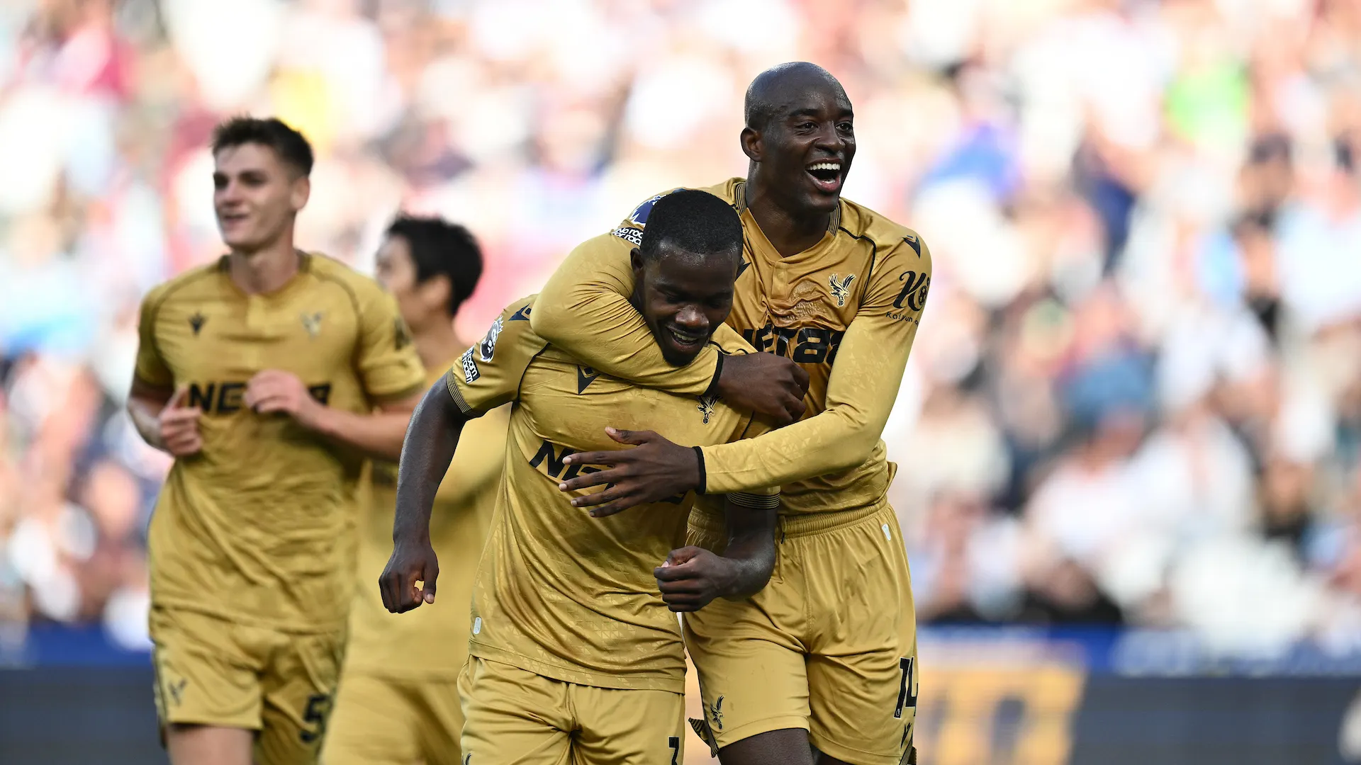 Mateta celebrando el triunfo del Crystal Palace.