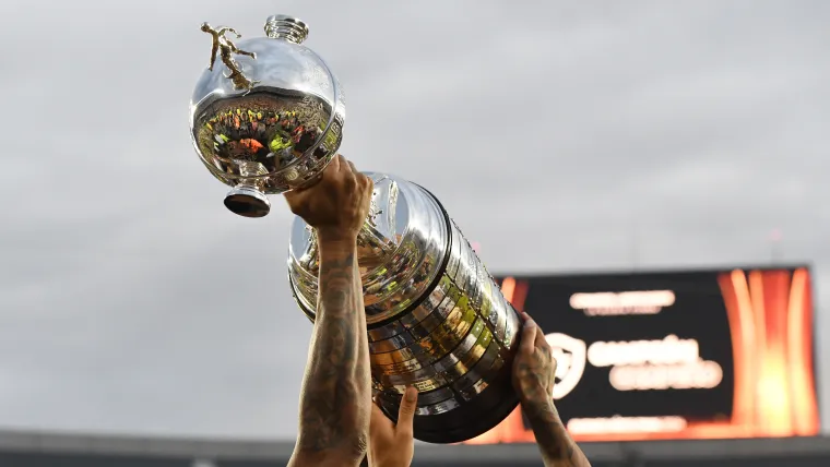 Libertadores trofeo