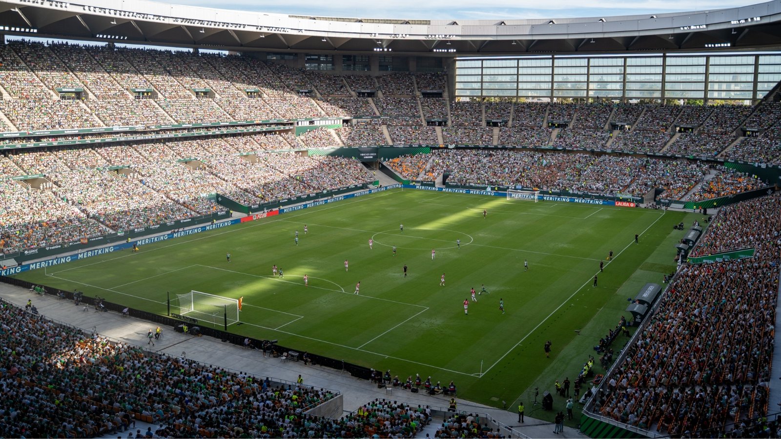 La afición del Betis en el estadio de La Cartuja.