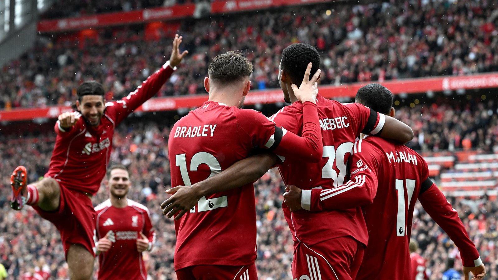 El Liverpool en sus victoria ante el Everton. Gravenberch. Via: Liverpoolfc.com