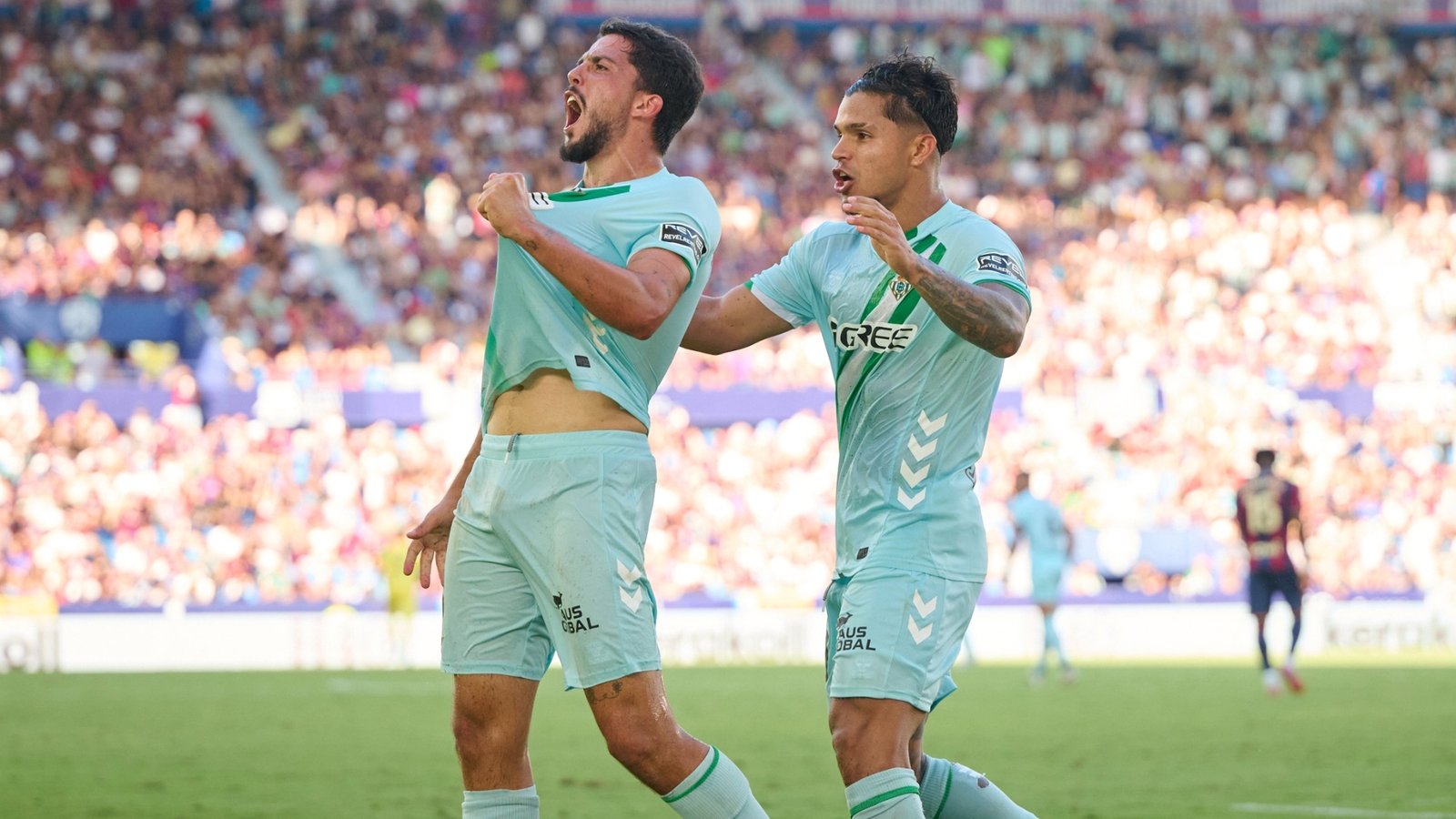 Fornals celebra el gol anotado frente al Levante.