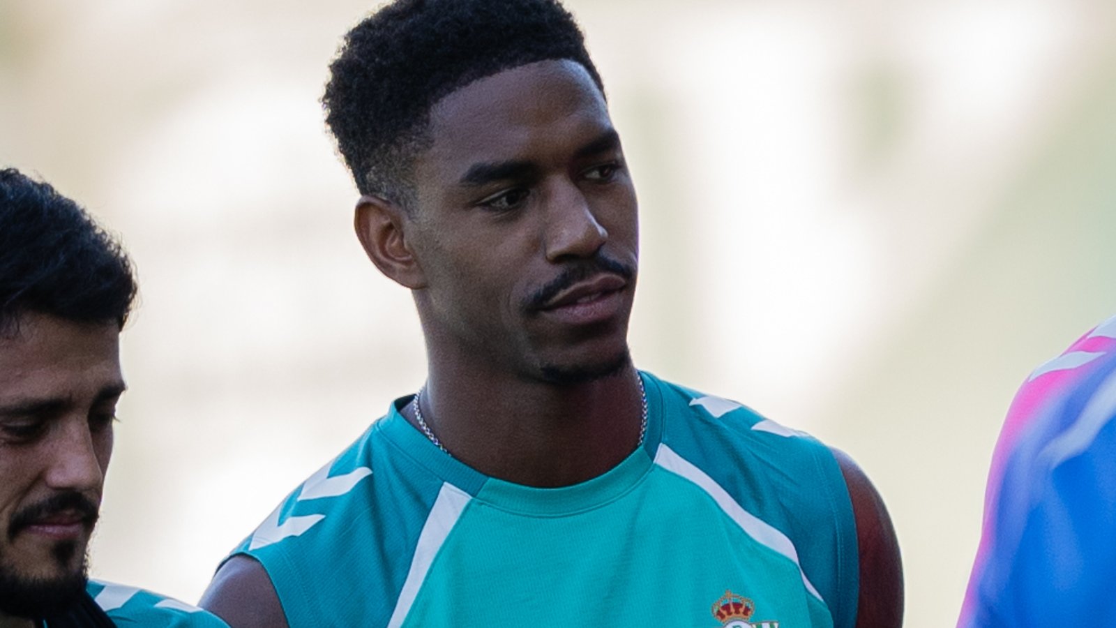 Junior Firpo, en el entrenamiento después de estar con su selección.