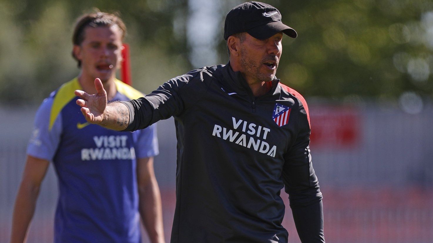 Simeone, durante el entrenamiento del Atlético de Madrid.