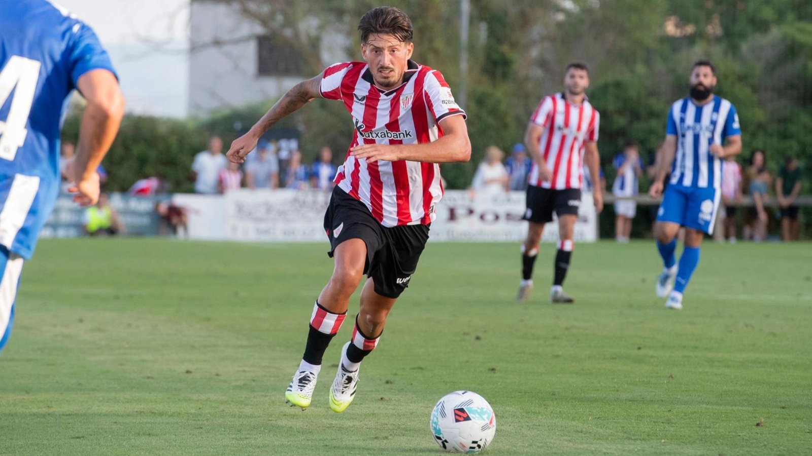 Unai Vencedor, durante su etapa en el Athletic Club.