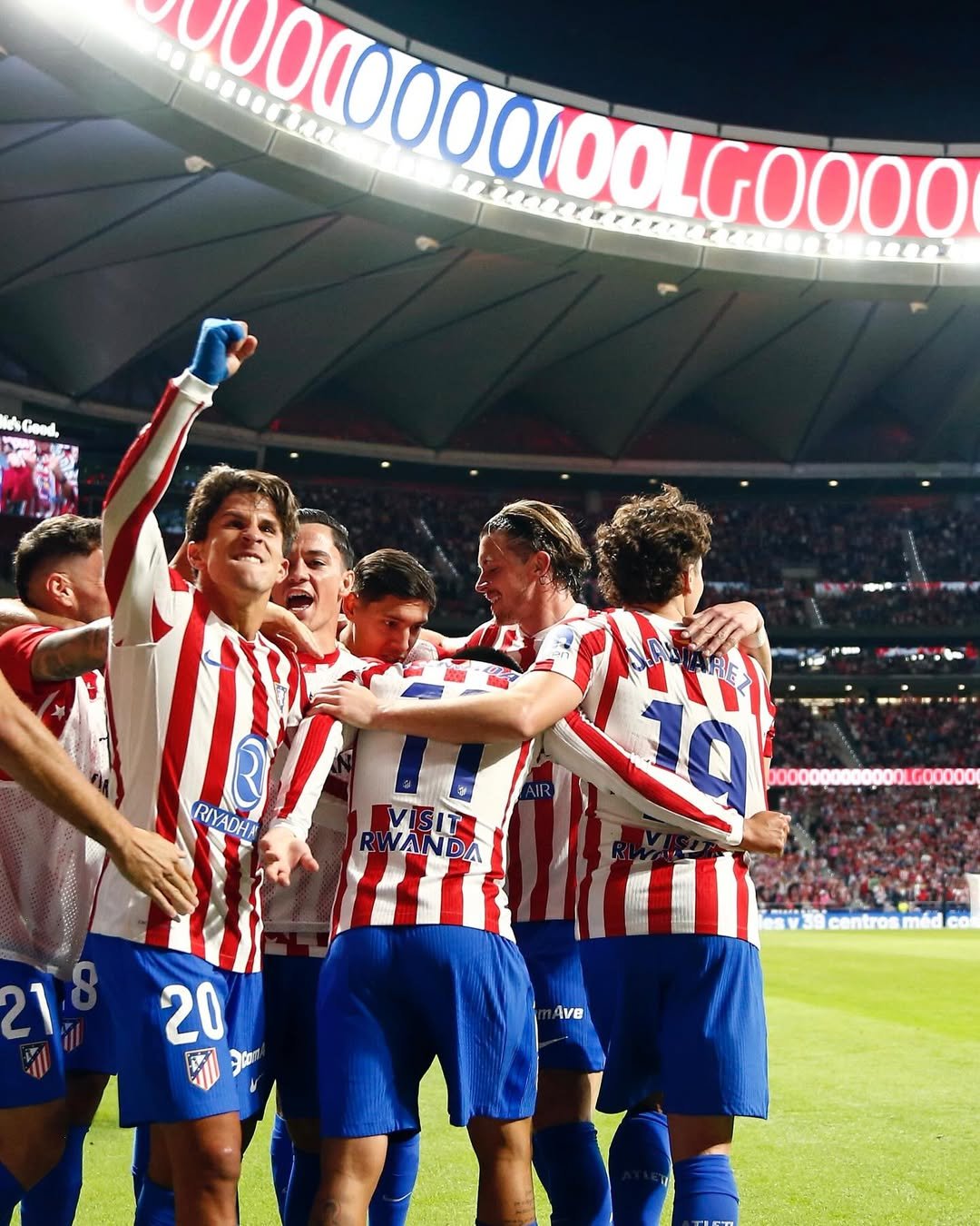 Jugadores del Atlético de Madrid celebrando el gol ante Osasuna en el Metropolitano durante el partido correspondiente a LaLiga 2025-26./ Vía: @atleticodemadrod