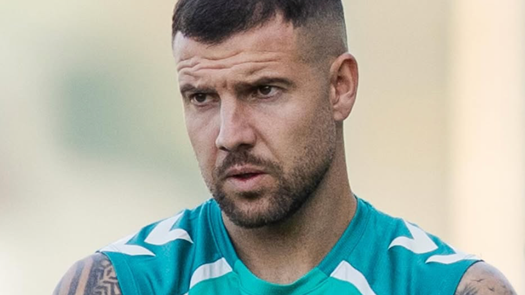 Aitor Ruibal, en un entrenamiento con el Betis.