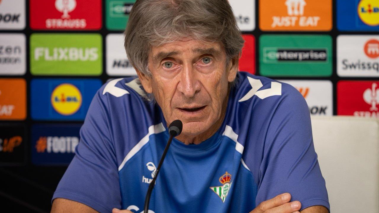 Manuel Pellegrini, durante la rueda de prensa de Europa League.