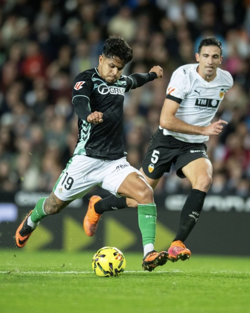 Cucho Hernández, durante el partido ante el Valencia.