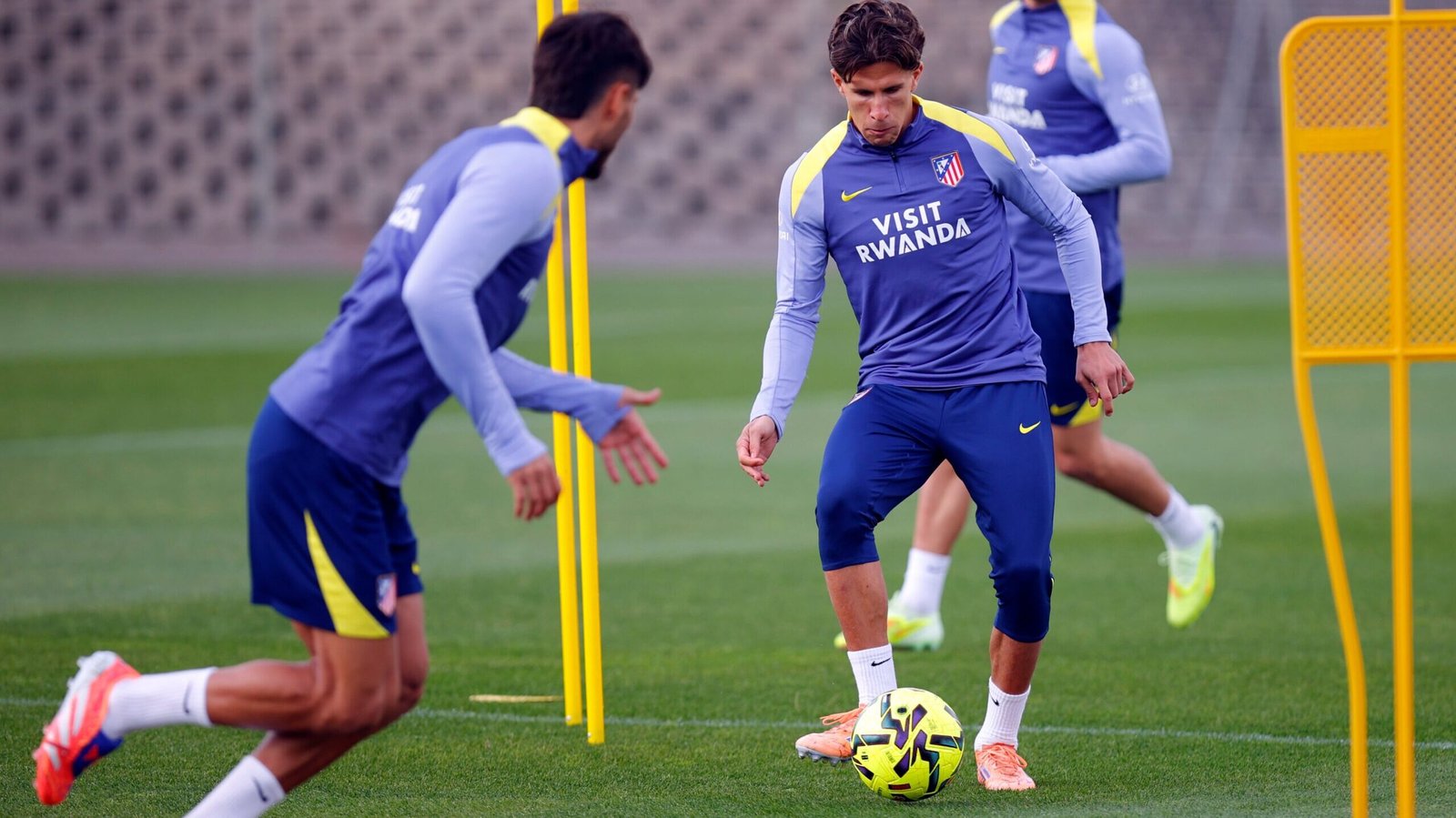 Giuliano Simeone, en el entrenamiento del Atlético de Madrid.