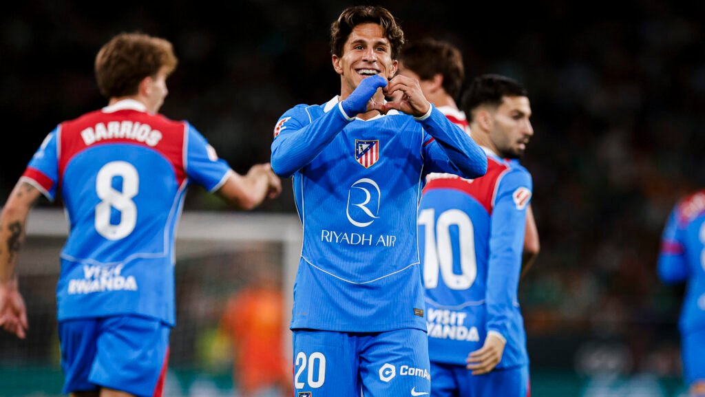 Giuliano Simeone celebra un tanto con el Atlético de Madrid.