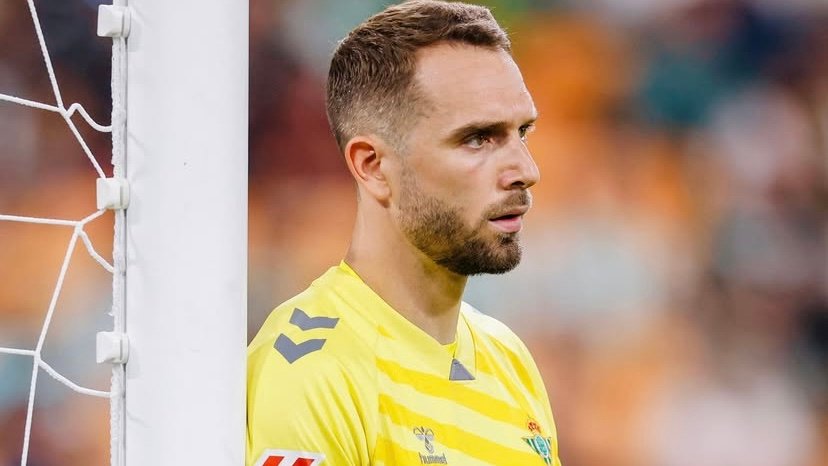 Pau López, en un partido con el Betis.