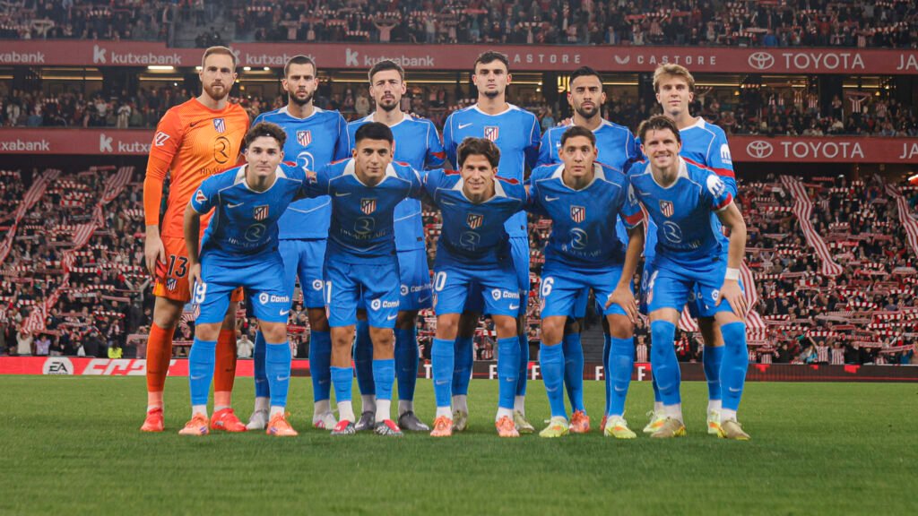 El once del Atlético de Madrid antes del partido en San Mamés , obligado a reaccionar en los próximos partidos./ Vía: @atleticodemadrid