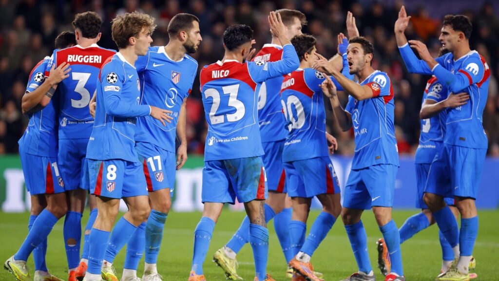 Jugadores del Atlético de Madrid celebran un gol ante el PSV en la Champions League.