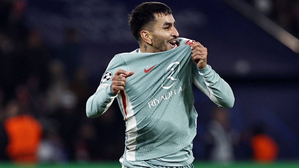 Ángel Correa celebra un tanto con el Atlético.