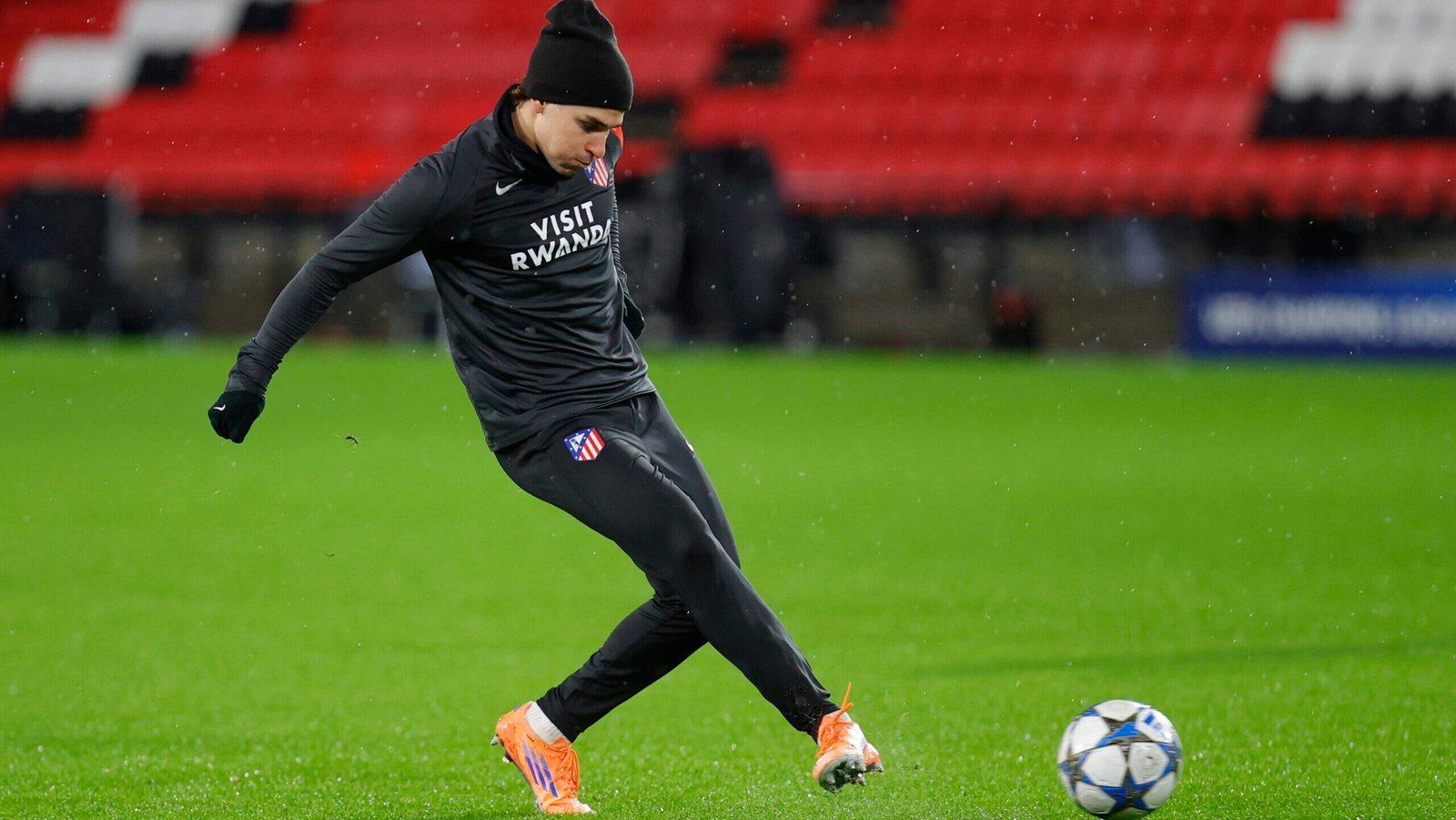 Julián Álvarez, en un entrenamiento con el Atlético de Madrid.
