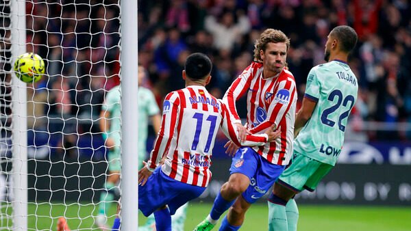 Levante y Atlético de Madrid se enfrentan en la jornada 22 de LaLiga en un duelo marcado por las urgencias. El peor local de la competición recibe a un Atlético con problemas a domicilio