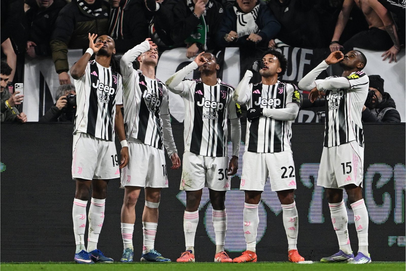 Juventus-Napoli termina 3-0: "Vecchia Signora" desbordante
