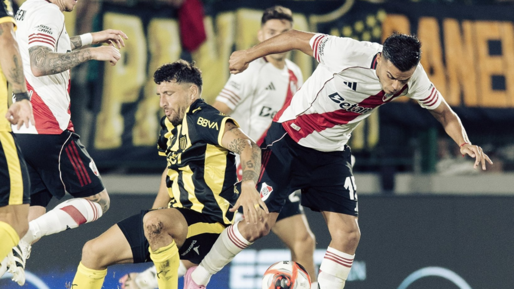 River Plate y Peñarol / Vía: @SerieRdeLP