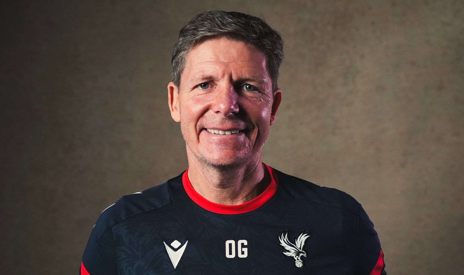 Olivier Glasner cuestionado por la afición del Crystal Palace/ Vía X:@CPFC