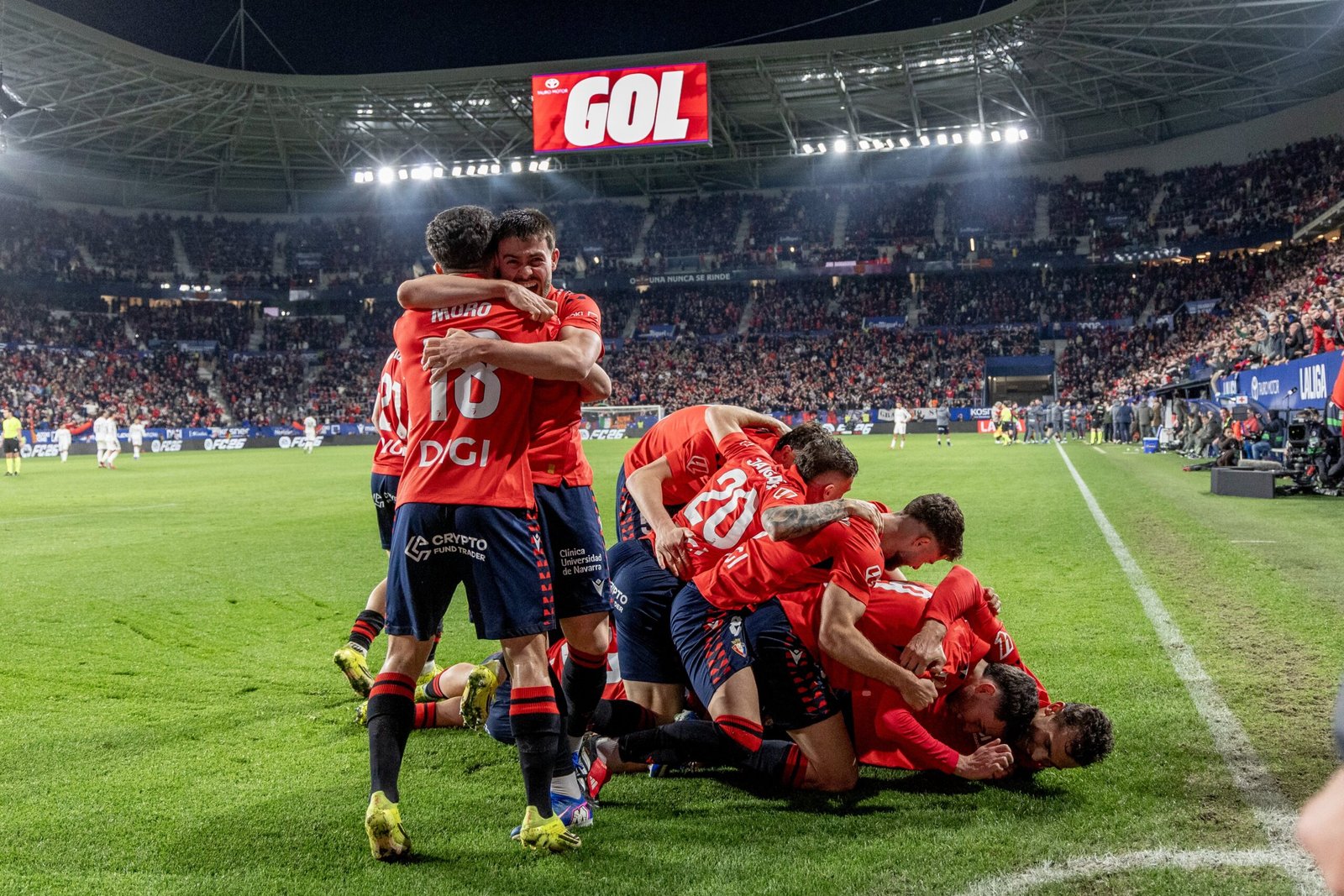 Los jugadores de Osasuna celebran el 2-1 ante el Real Madrid. Vía X: @Osasuna